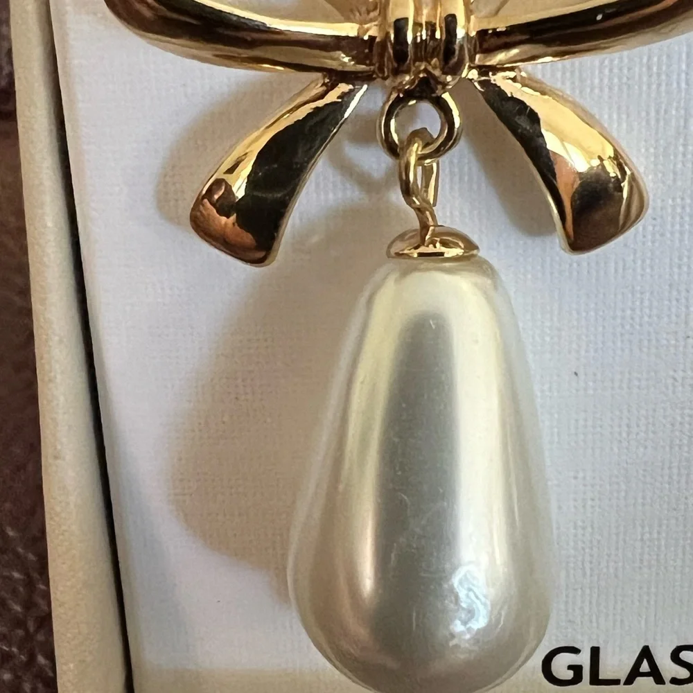 *Sold House of Harlow 1960 Glass Pearl Dangle Drop Earrings with Gold Bow Detail - Picture 7 of 13